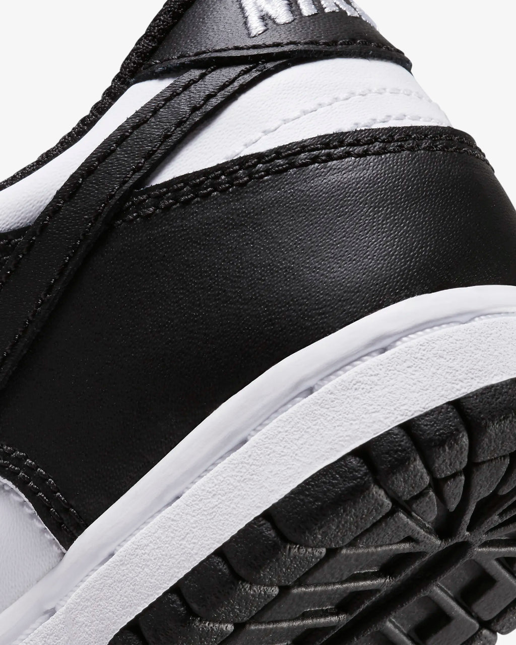 Nike Dunk Low 'Panda'
